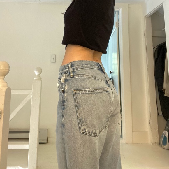 Agolde 90’s Midrise Loose Fit Distressed Jeans in Captured - Picture 4 of 14